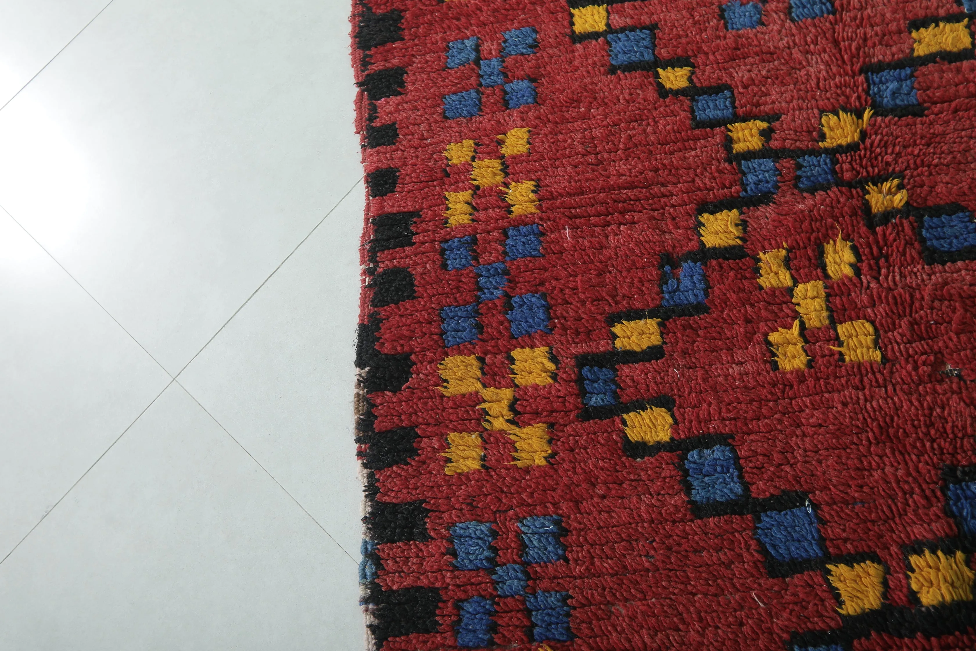 Red Moroccan Rug 4.3 x 7.3 ft - Handmade Wool Vintage Carpet