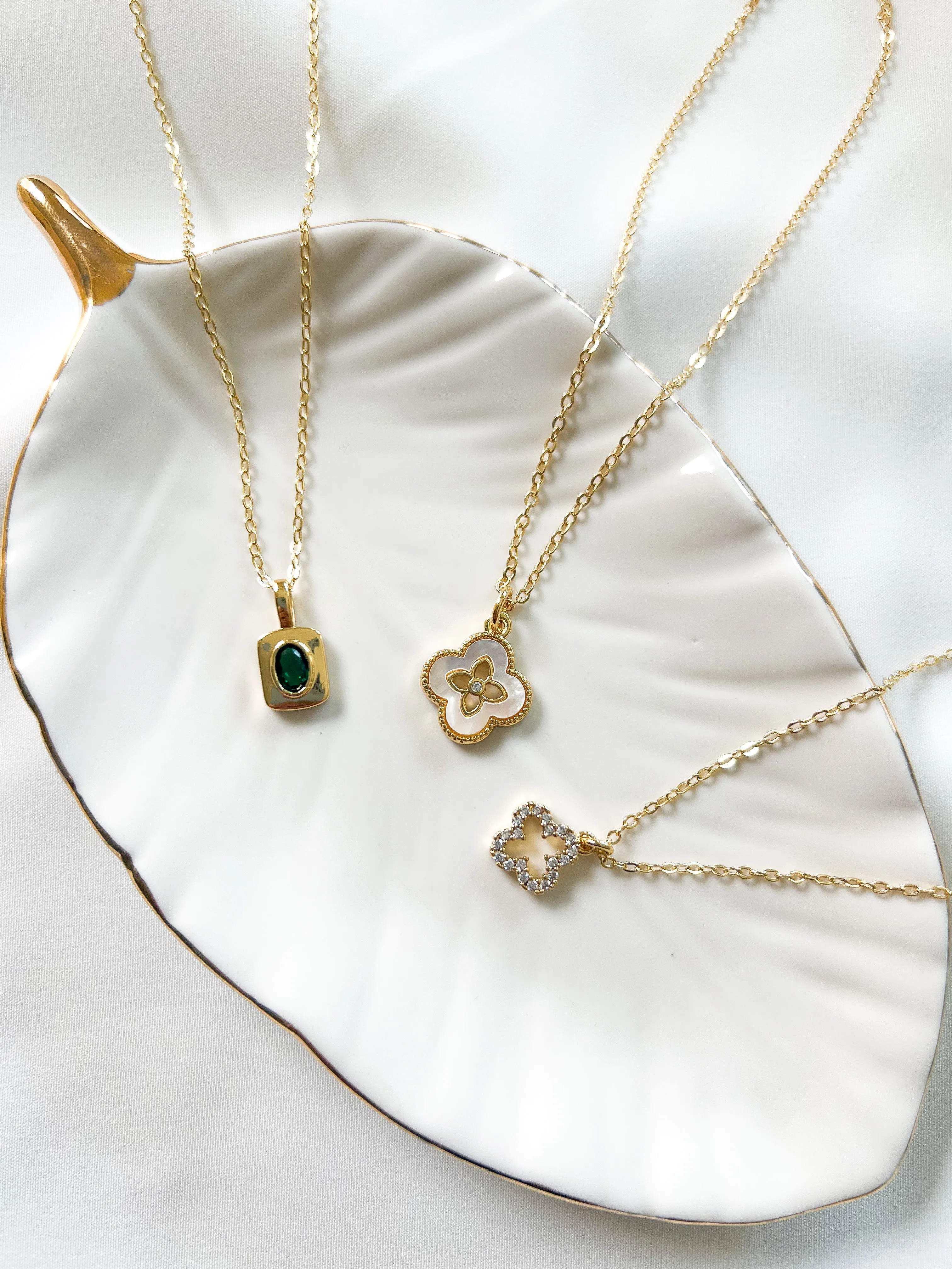 Resin Clover | Dainty Necklace