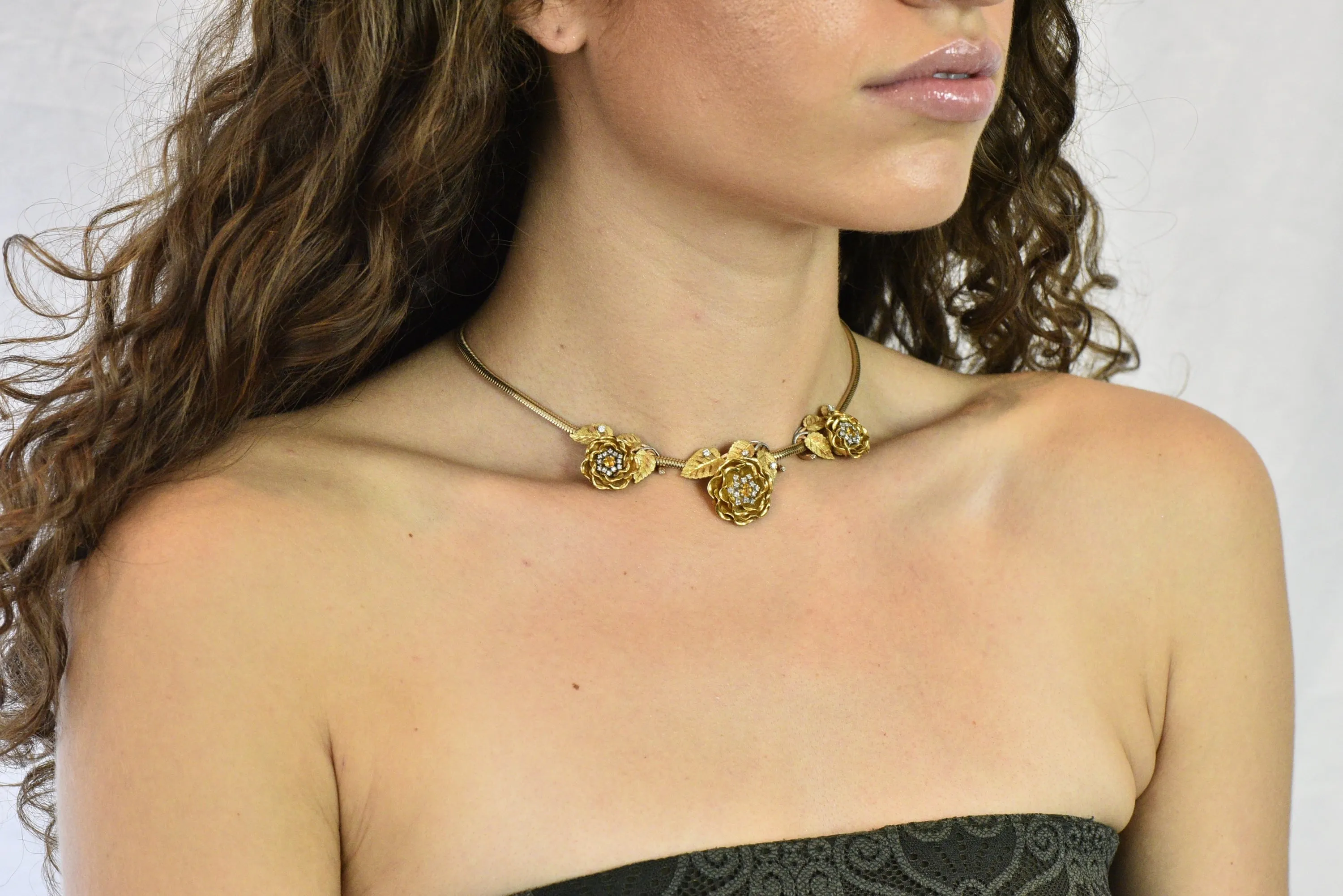 Retro 1.00 CTW Citrine Diamond Platinum 14 Karat Tri-Colored Gold Flower Necklace
