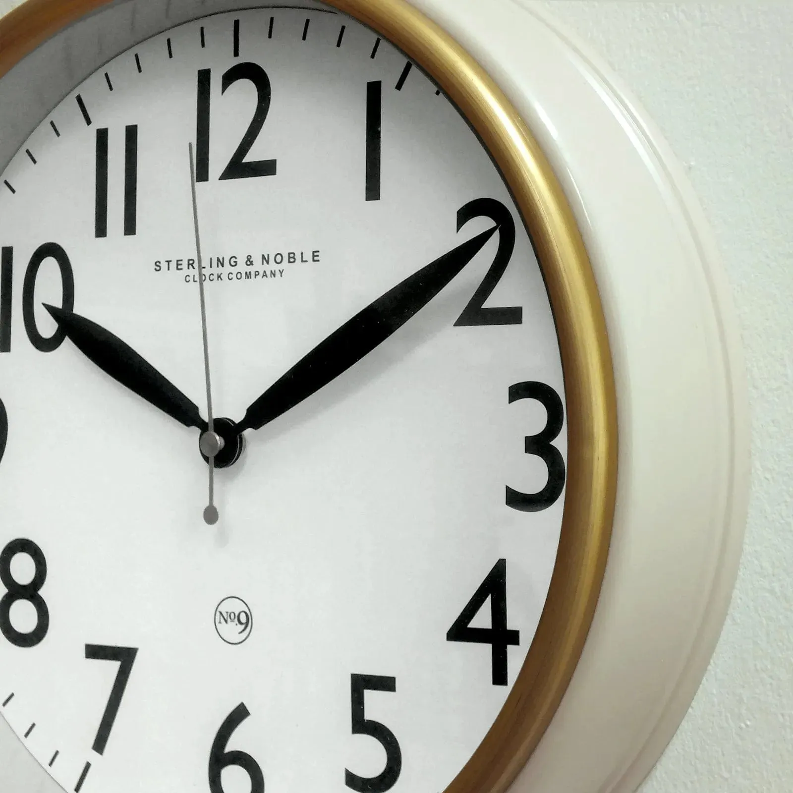 Retro Style Round Wall Clock with Gold Bezel and Quartz Movement