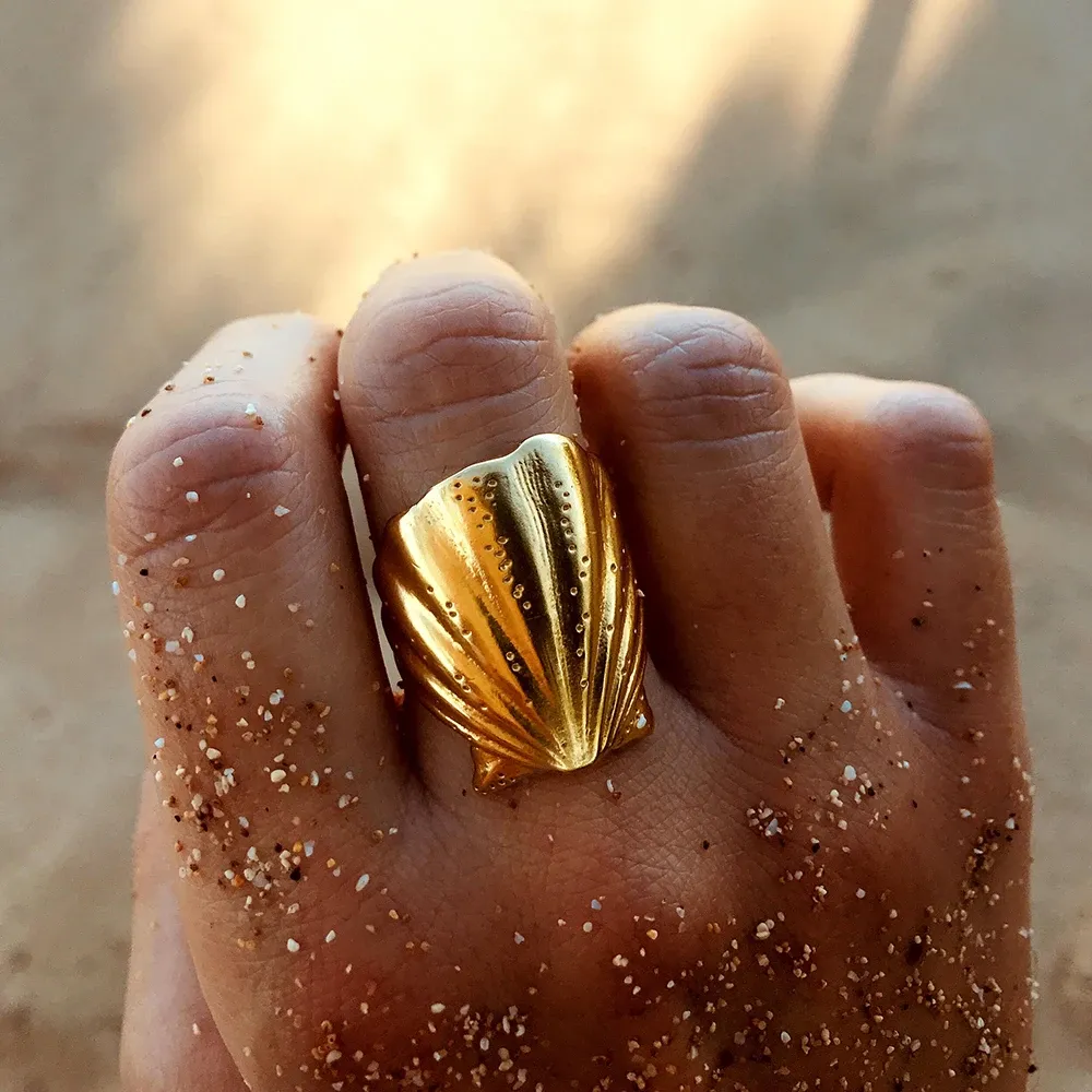 Shell Texture Chunky Gold Ring