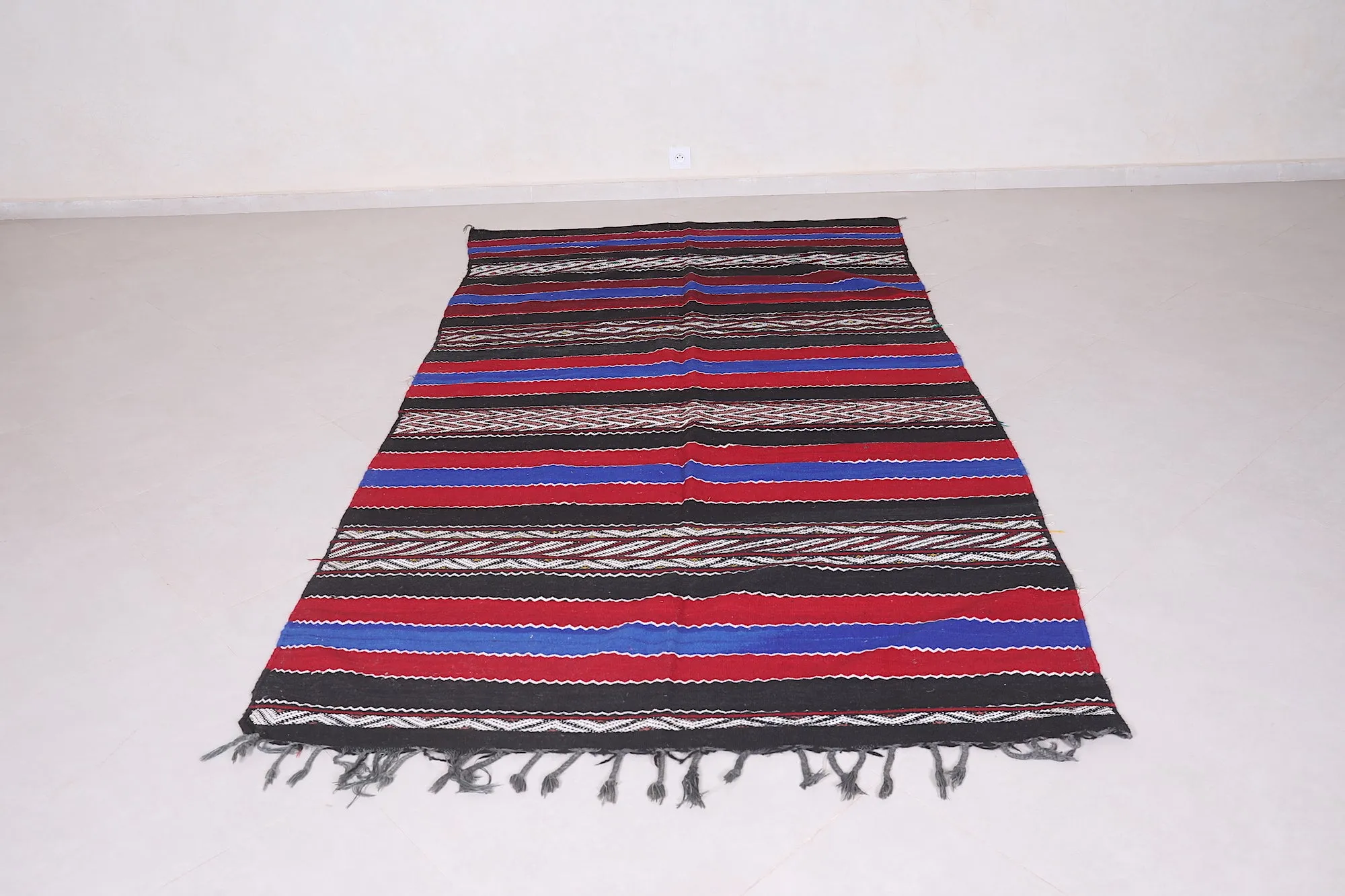 Striped Moroccan Kilim Rug - 4.9x9.1 ft Handwoven with Bold Colors