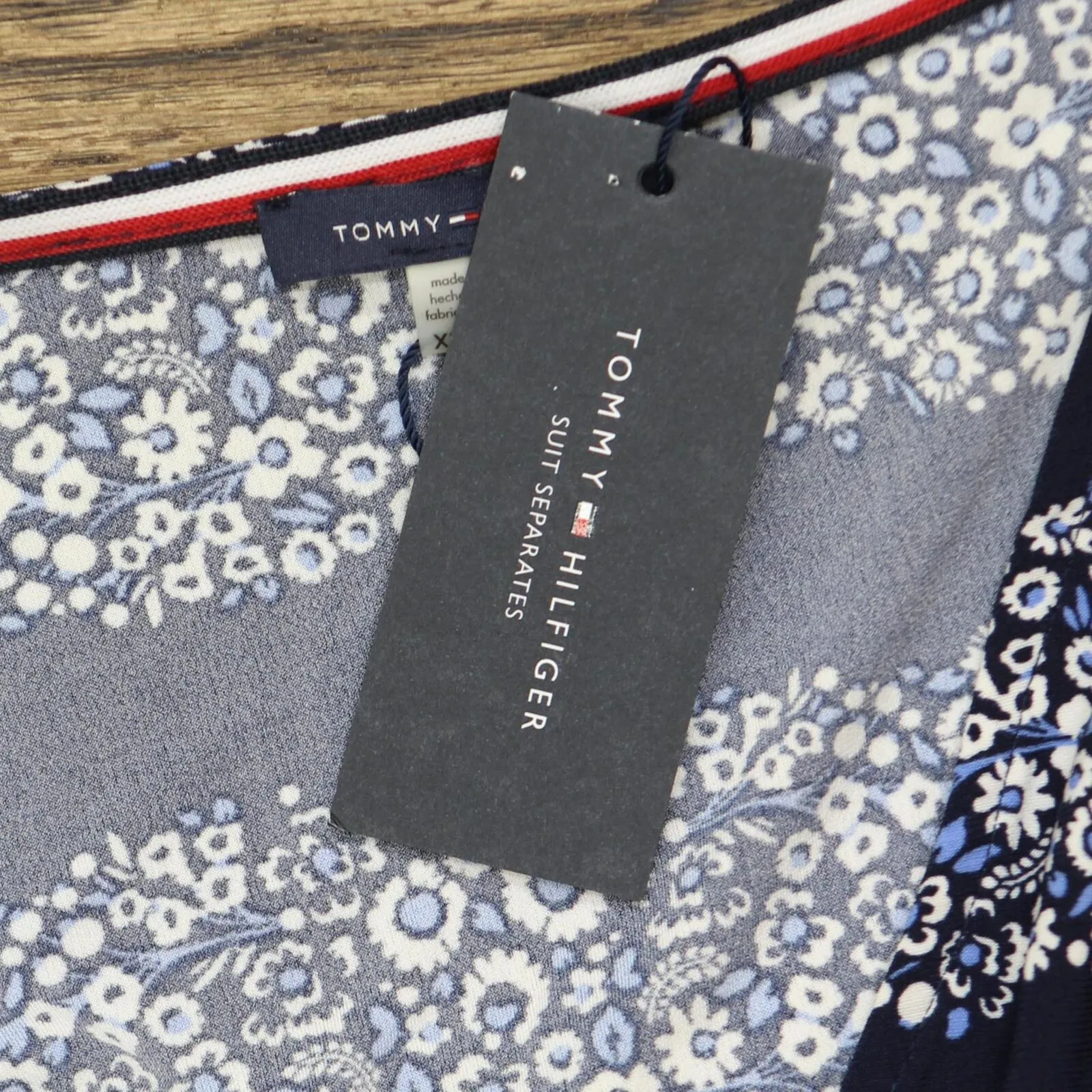 Tommy Hilfiger Women's Printed V-Neck Flutter-Sleeve Top H25TM88H
