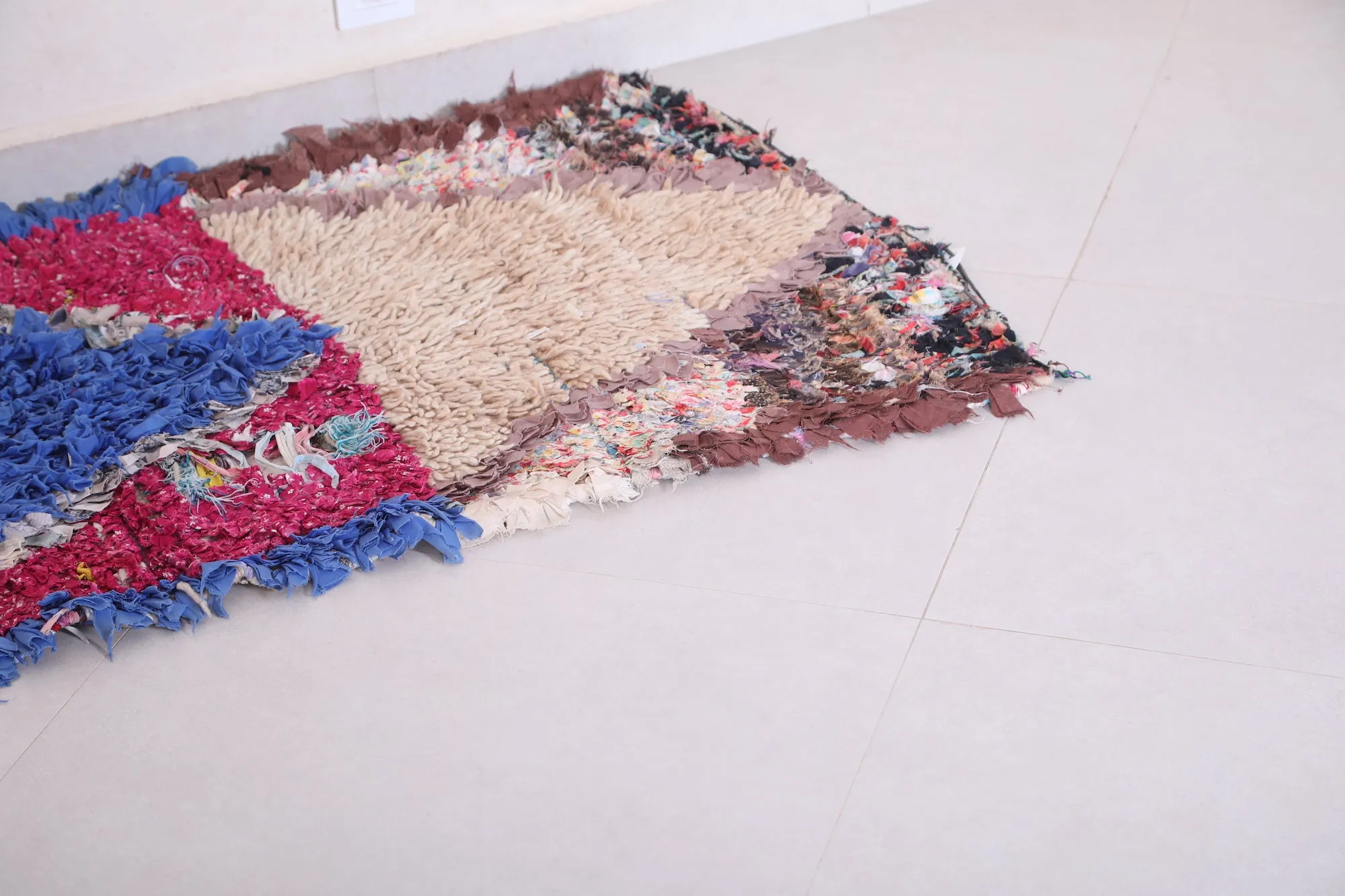 Vintage Moroccan Rug – 2.5 x 5.7 Feet
