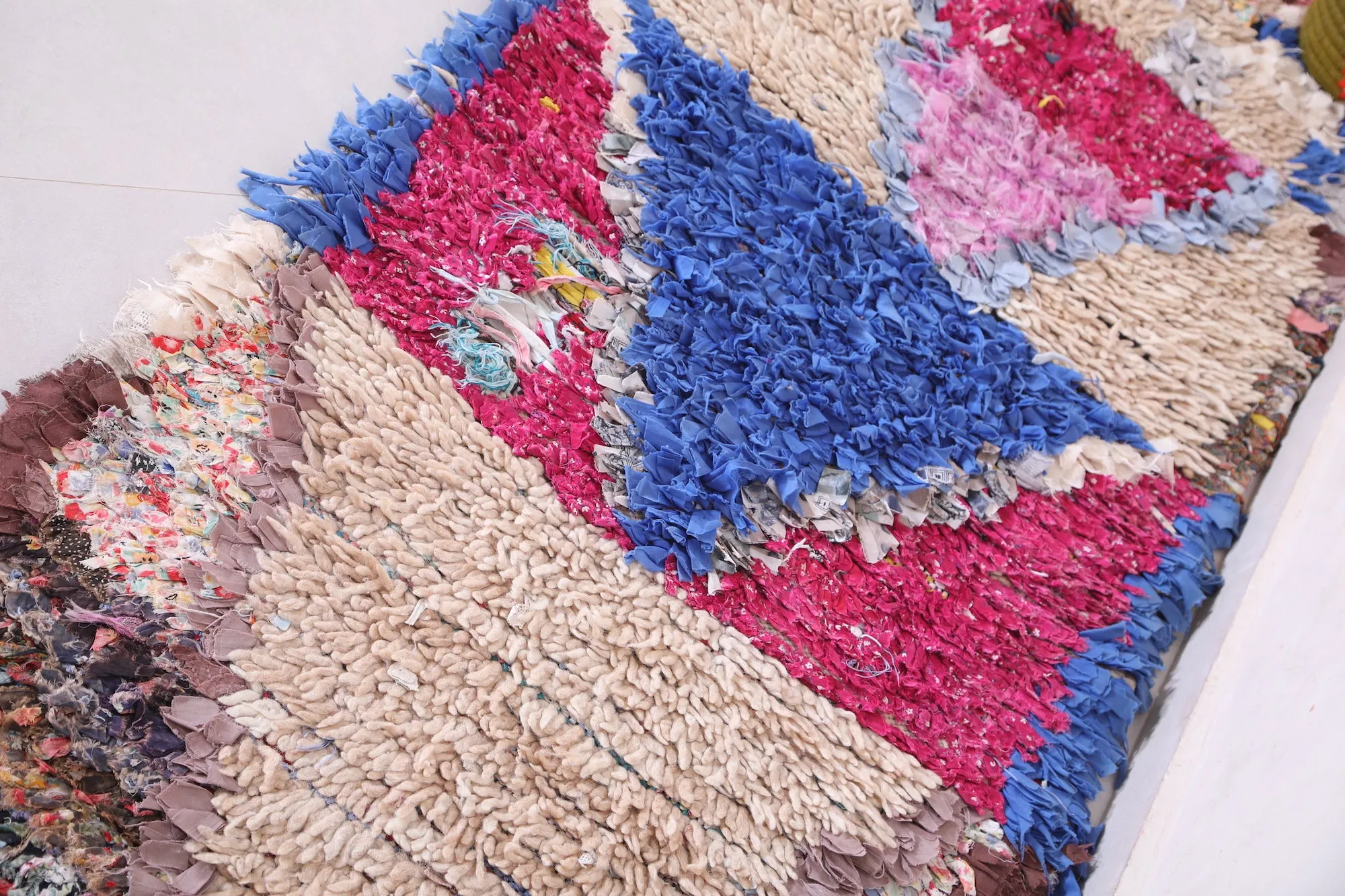 Vintage Moroccan Rug – 2.5 x 5.7 Feet