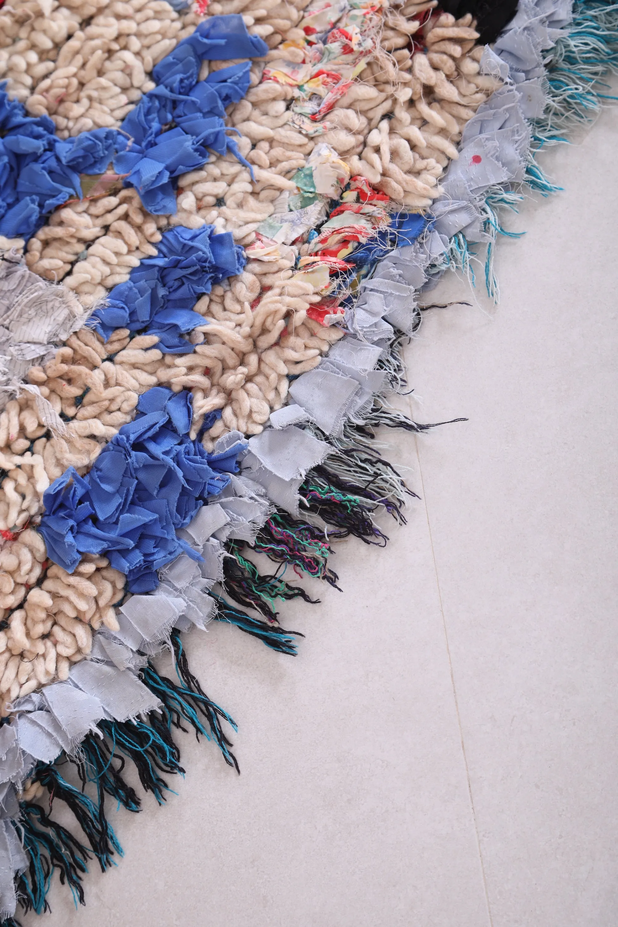 Vintage Moroccan Rug – 2.5 x 5.7 Feet