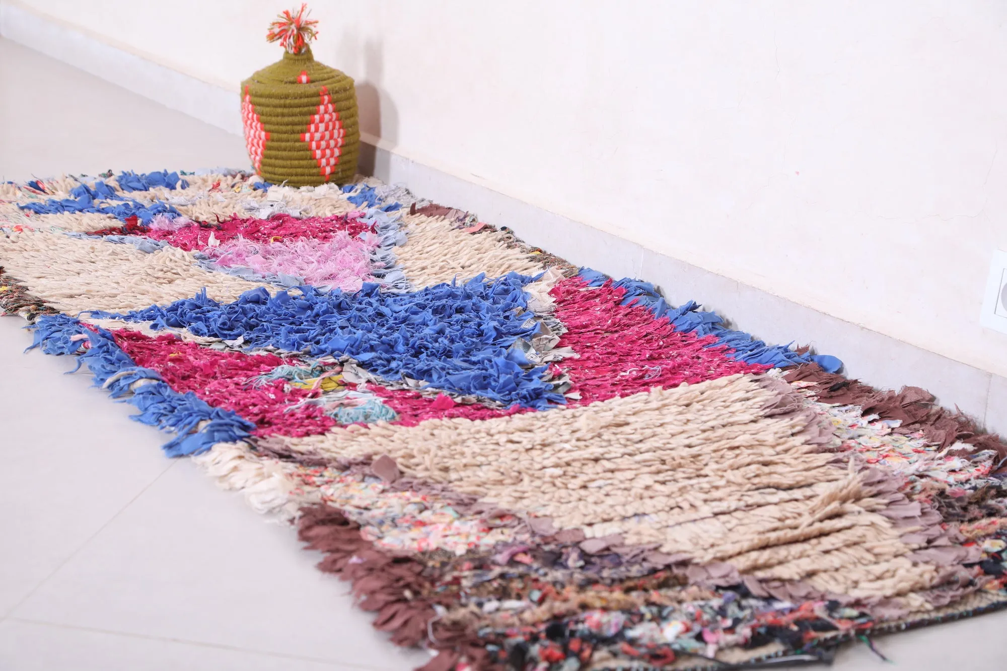 Vintage Moroccan Rug – 2.5 x 5.7 Feet
