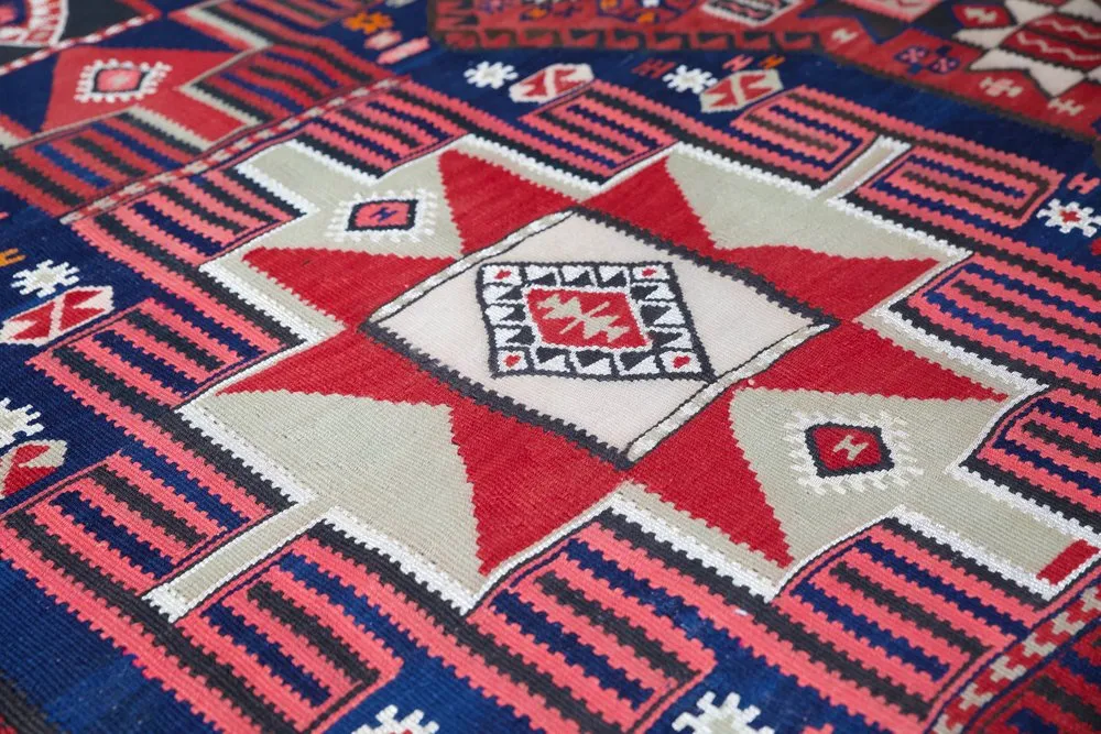 Vintage Van Kilim 5.6ftx12ft