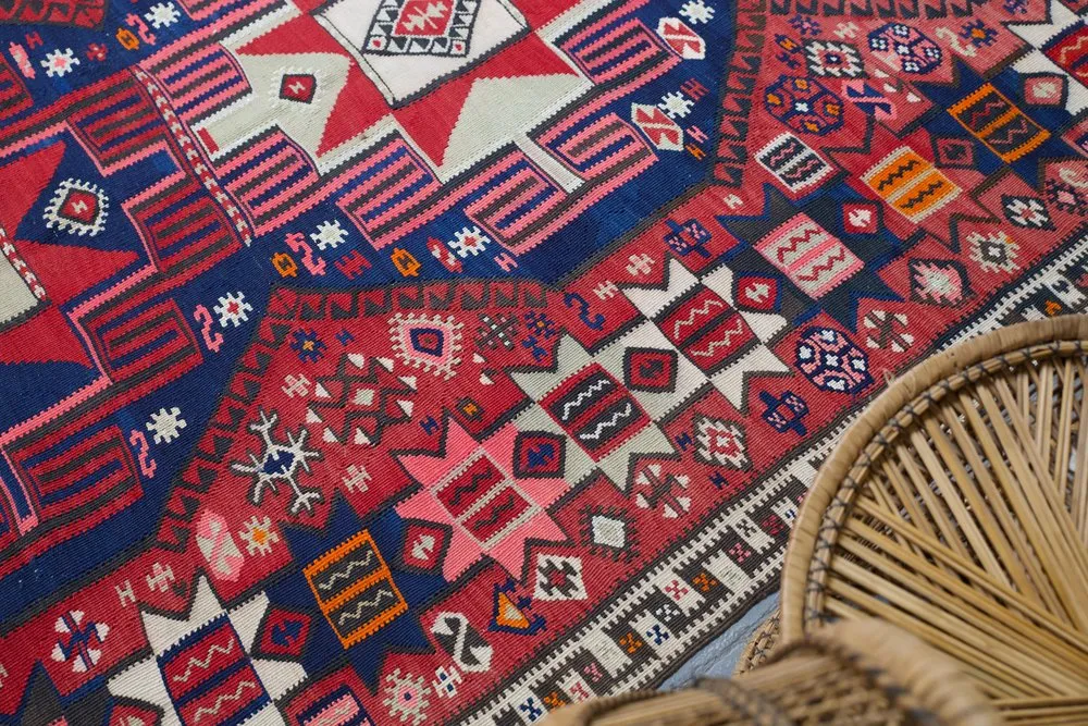 Vintage Van Kilim 5.6ftx12ft